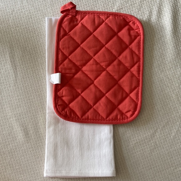 Dish Towel and Pot Holder Set - Picture 2 of 4